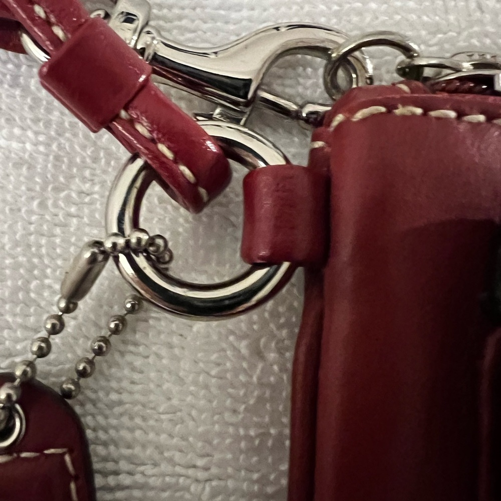vintage Coach Soho leather wristlet in red - Picture 3 of 7